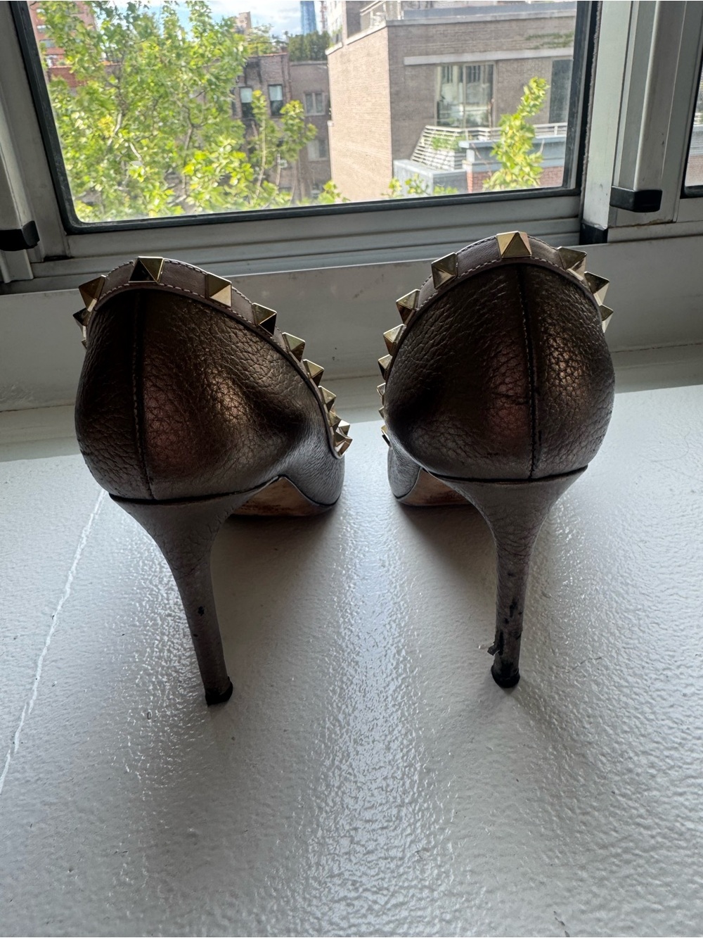 Valentino Metallic Bronze Pyramid-Stud Pointed Pump - Picture 3 of 8